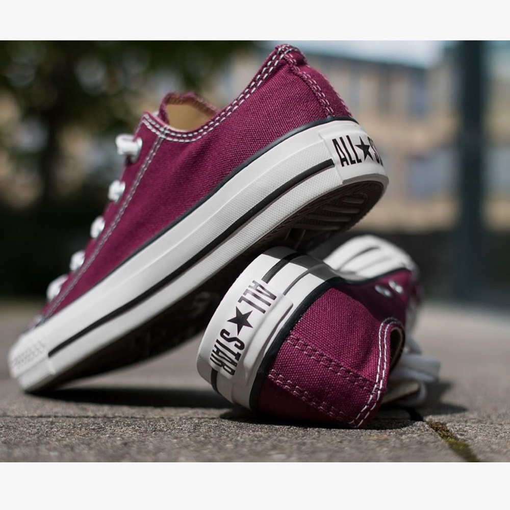 Converse Unisex-Adult Chuck Taylor All Star  Sneaker Size 10.5